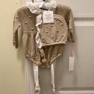 Baby girl outfit with bonnet